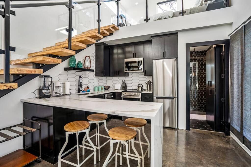 Quantum Tiny Loft At East End Revitalized Houston Eksteriør billede