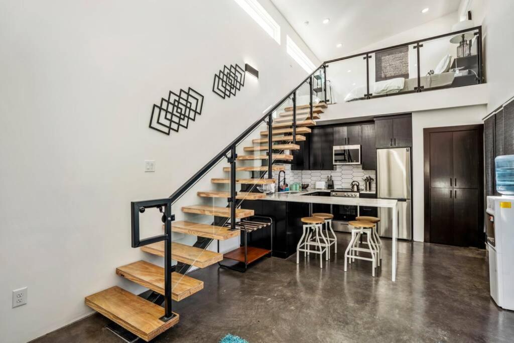Quantum Tiny Loft At East End Revitalized Houston Eksteriør billede