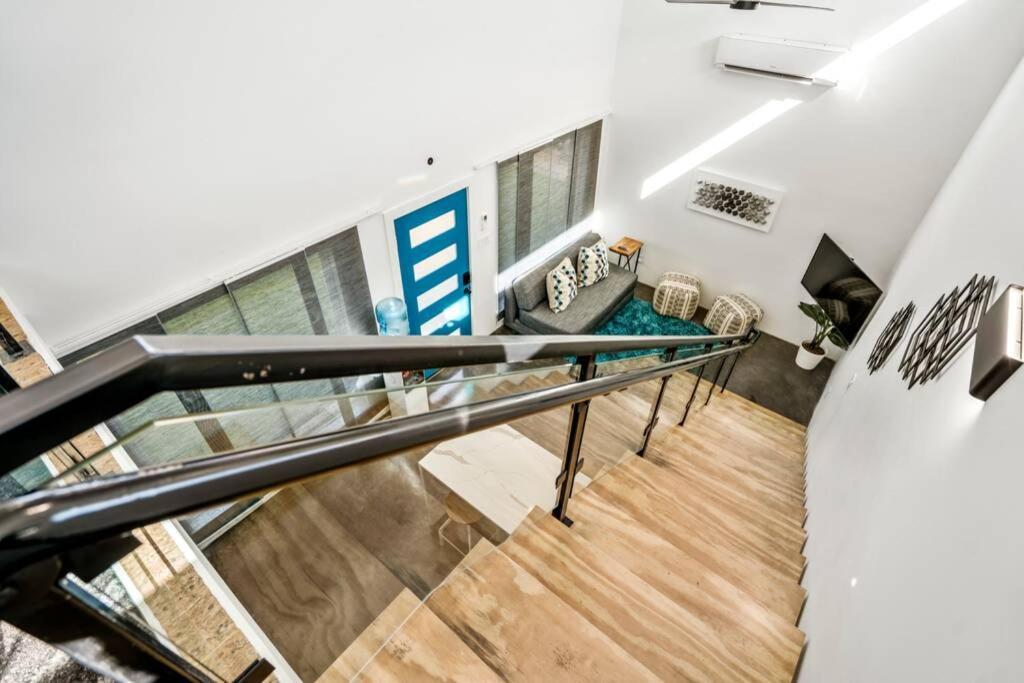 Quantum Tiny Loft At East End Revitalized Houston Eksteriør billede