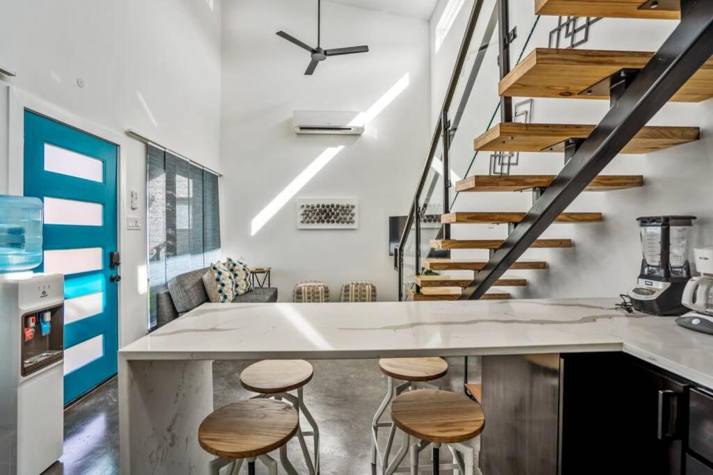 Quantum Tiny Loft At East End Revitalized Houston Eksteriør billede