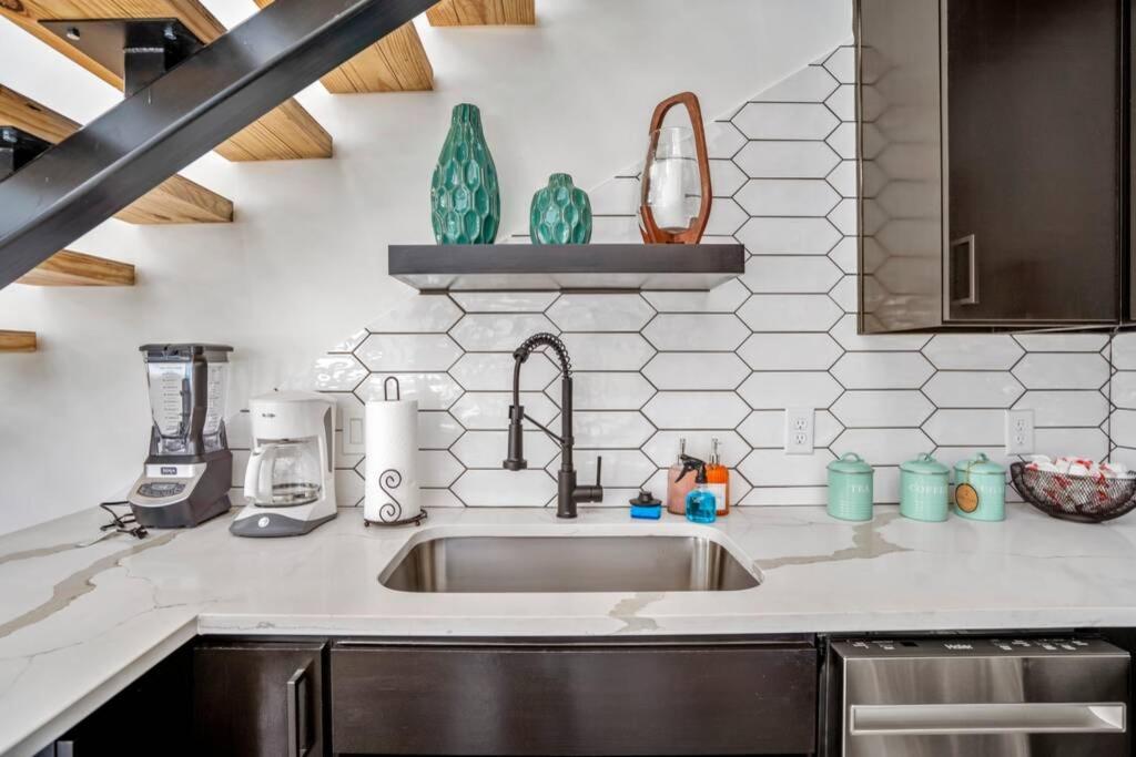 Quantum Tiny Loft At East End Revitalized Houston Eksteriør billede