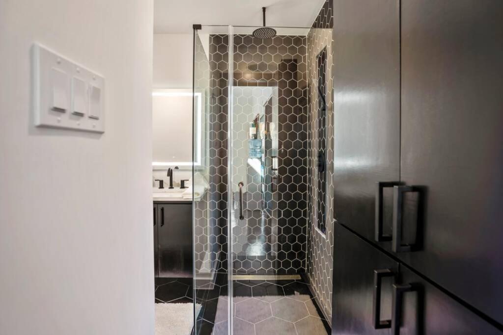 Quantum Tiny Loft At East End Revitalized Houston Eksteriør billede