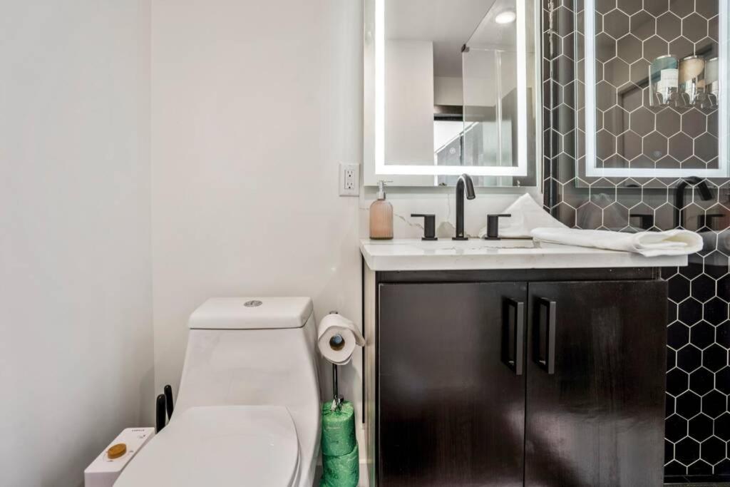 Quantum Tiny Loft At East End Revitalized Houston Eksteriør billede
